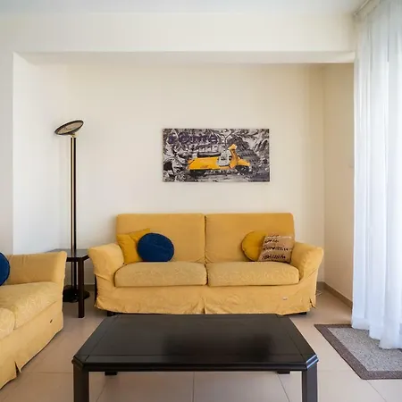 Cozy & Stylish - 2bd - Central Area & Parking * Larnaca