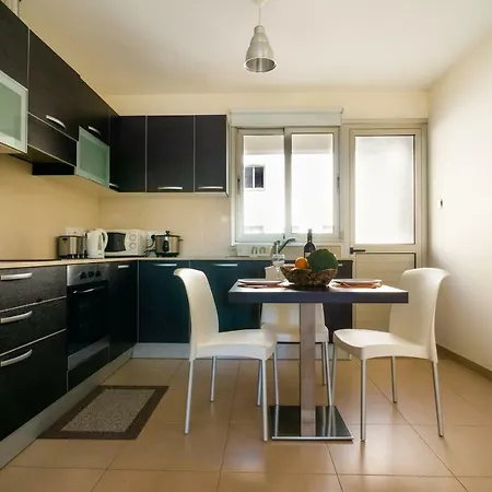 Appartamento Cozy & Stylish - 2bd - Central Area & Parking