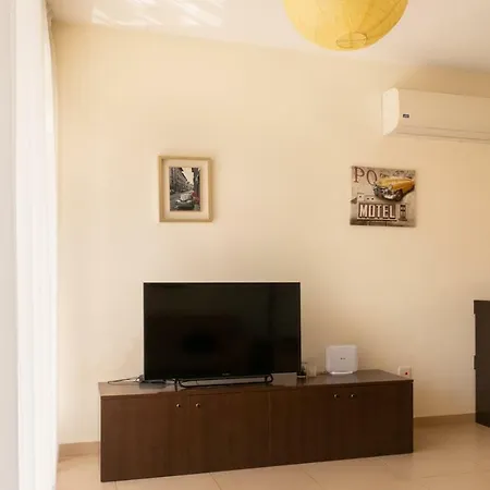 Cozy & Stylish - 2bd - Central Area & Parking * Larnaca