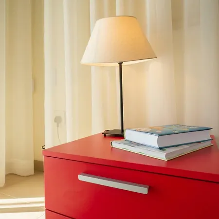 Cozy & Stylish - 2bd - Central Area & Parking Larnaca